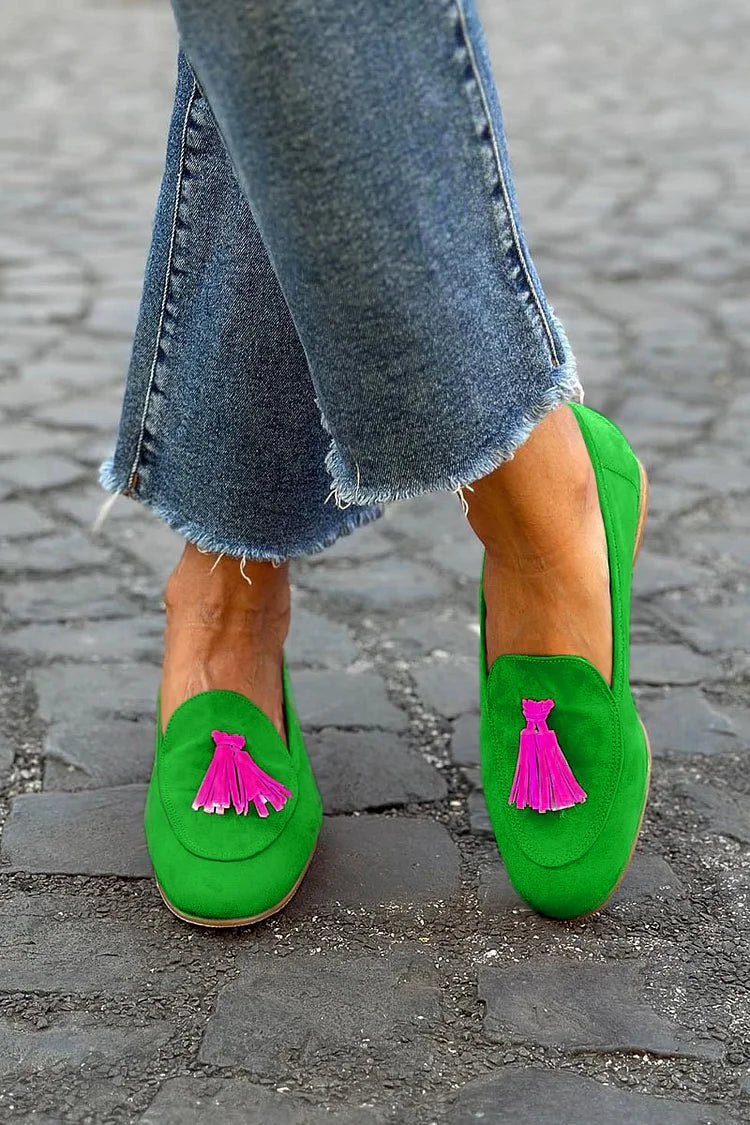 IRIS |  Elegant Loafers with Contrasting Tassels for a Unique Style