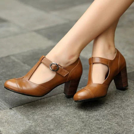 RACHELE | Elegant T-bar pumps with low heel for a refined look
